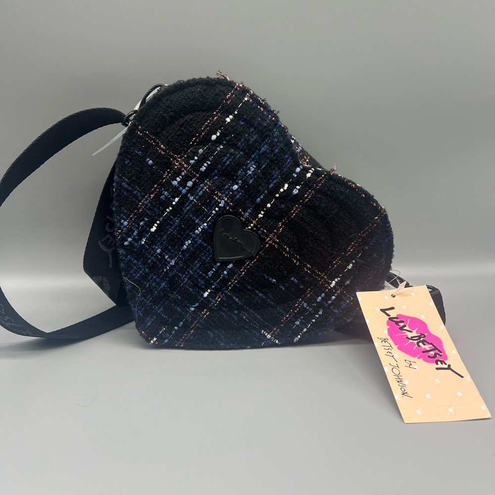 Betsey Johnson LBHART heart shaped crossbody purse